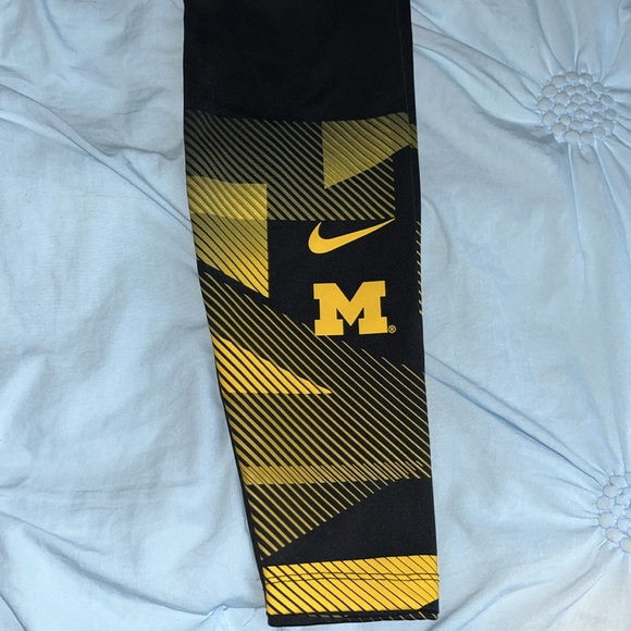 Nike leggings - Picture 3 of 5